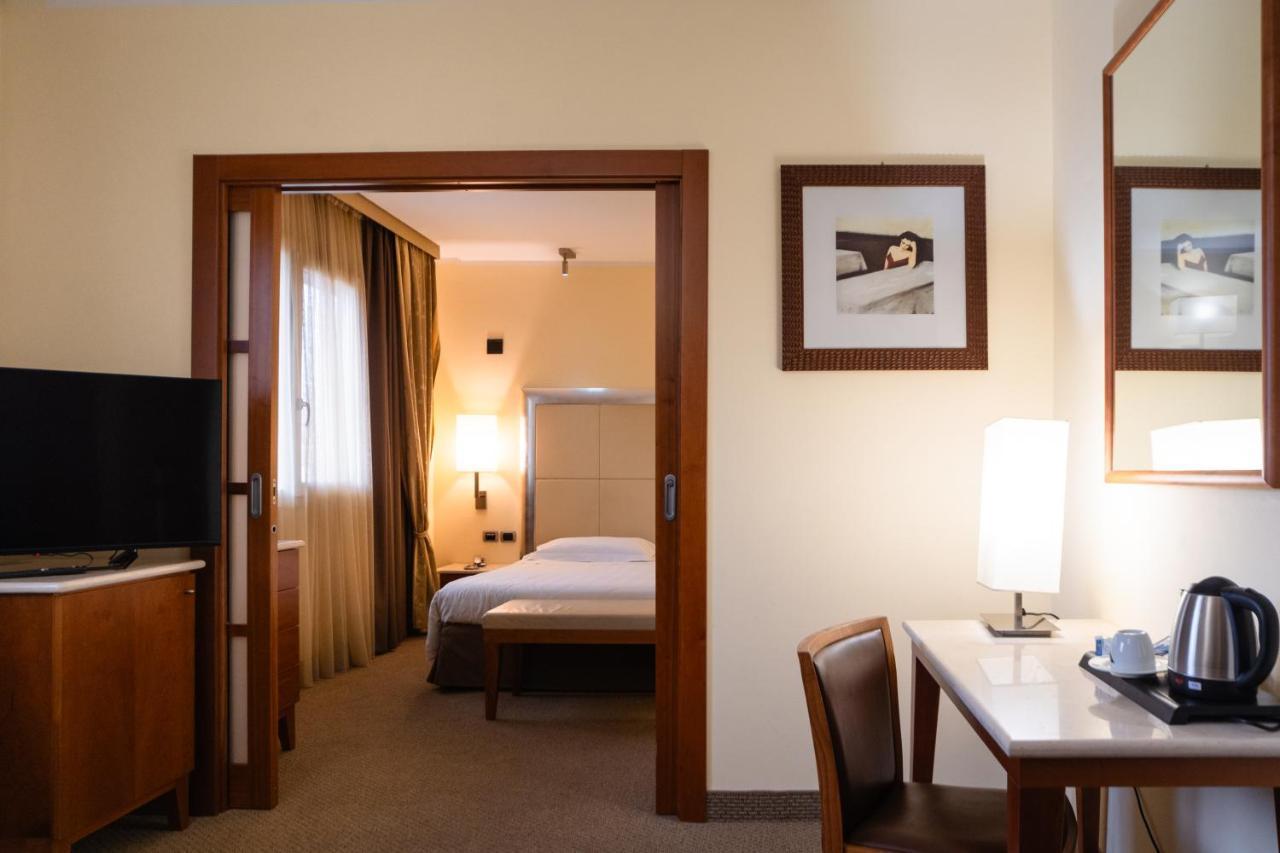 Hotel Airone - Ombrellone Incluso Al Bagno Dolce Vita A Marina Dal 1 Giugno Al 15 Settembre 그레세토 외부 사진