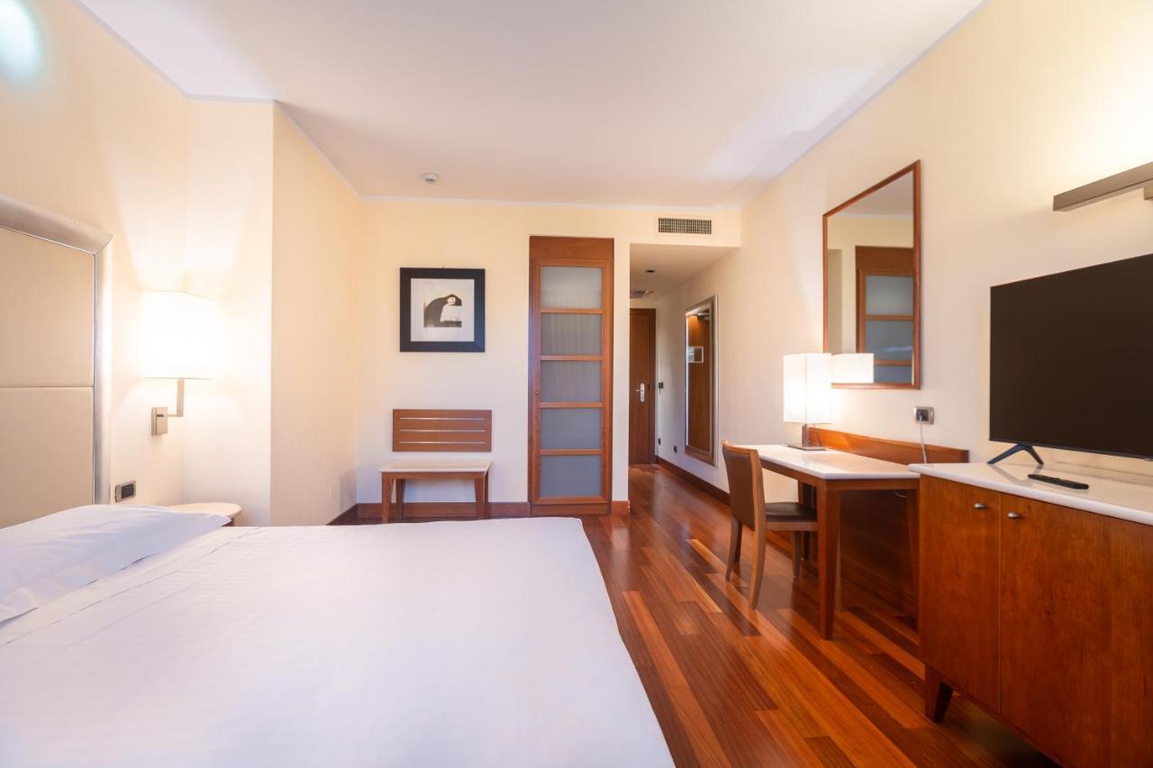 Hotel Airone - Ombrellone Incluso Al Bagno Dolce Vita A Marina Dal 1 Giugno Al 15 Settembre 그레세토 외부 사진