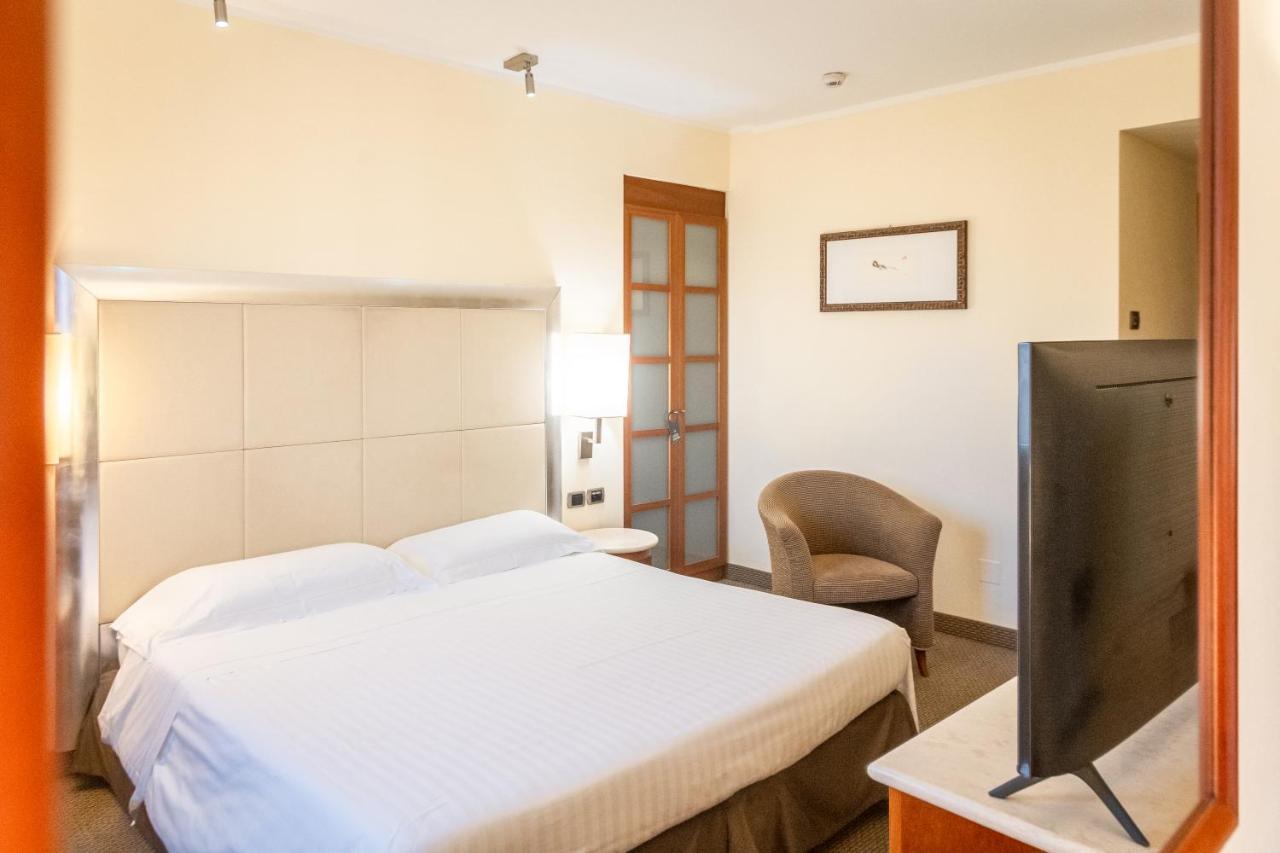 Hotel Airone - Ombrellone Incluso Al Bagno Dolce Vita A Marina Dal 1 Giugno Al 15 Settembre 그레세토 외부 사진