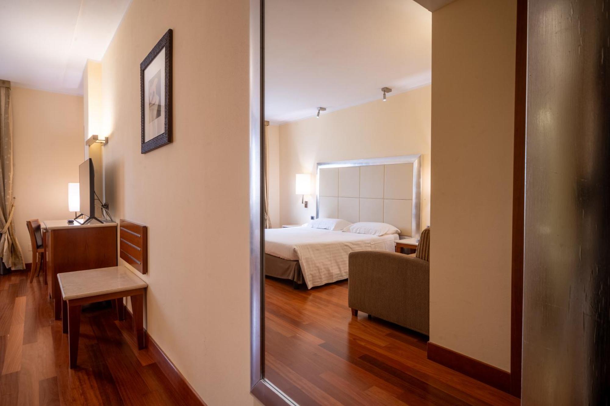 Hotel Airone - Ombrellone Incluso Al Bagno Dolce Vita A Marina Dal 1 Giugno Al 15 Settembre 그레세토 외부 사진