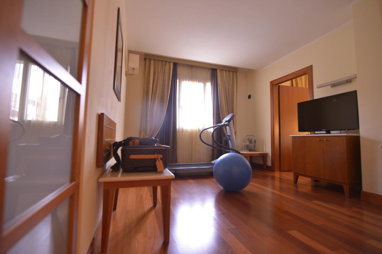 Hotel Airone - Ombrellone Incluso Al Bagno Dolce Vita A Marina Dal 1 Giugno Al 15 Settembre 그레세토 외부 사진