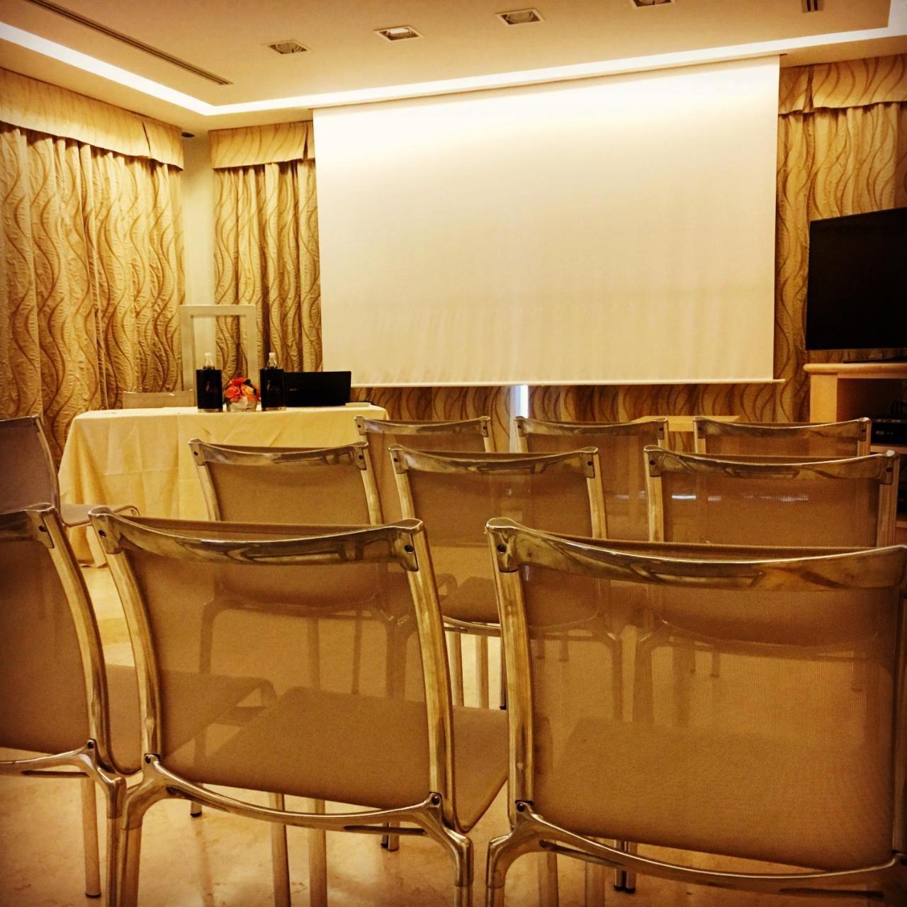 Hotel Airone - Ombrellone Incluso Al Bagno Dolce Vita A Marina Dal 1 Giugno Al 15 Settembre 그레세토 외부 사진